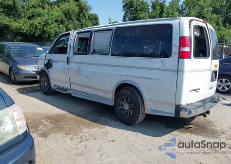 2016 Chevrolet Express 2500 Work Van z USA, uszkodzony, nr VIN 1GCWGAFG0G1241691